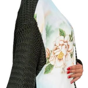 Floral Print Women Cardigan - Dark Green and Off-White